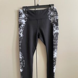 ALO YOGA Women’s Sz Medium , Mid rise, Black with Gray accents full length